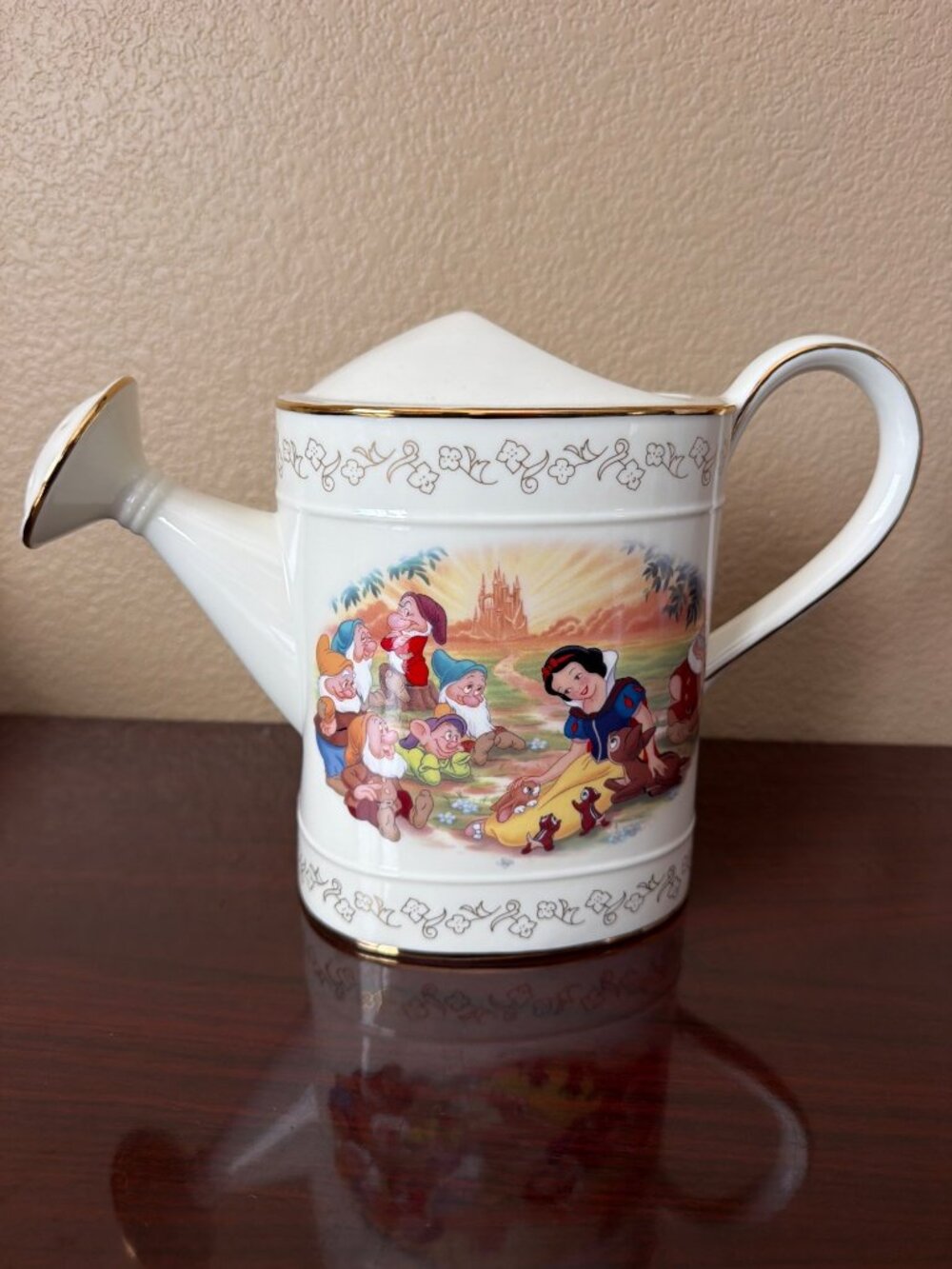 2001 Lenox Disney Snow White Seven Dwarfs Watering Can Fine Ivory China